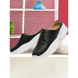 Antox Women Black Casual Shoes