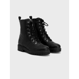 20Dresses Women Contrast Stitch Lace Up Combat Boots