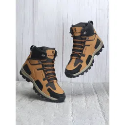 NEW LIMITS Men Sneakers