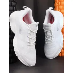 Bata Men's HUSTLE White Running Shoes