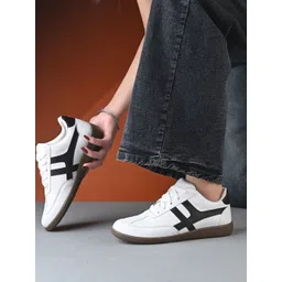 glitchez Women Colourblocked Round Toe Lace-Ups Comfort Insole Sneakers