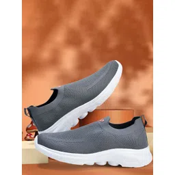 COOPERWINGS Men Mesh Running Non-Marking Shoes