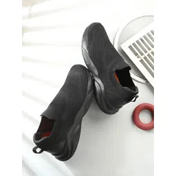 OFF LIMITS Men Mesh Walking Non-Marking Shoes