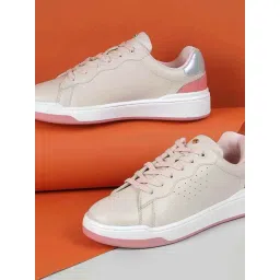Metro Women's Peach Ankle High Sneakers