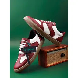 glitchez Men Colourblocked Comfort Insole Sneakers