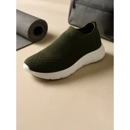 KRAASA Men Slip-On Non-Marking Walking Shoes