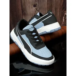 SAUCY BELLE Men Colourblocked Sneakers