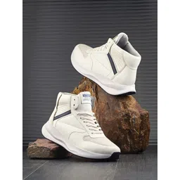 The Roadster Lifestyle Co Men Running Shoes