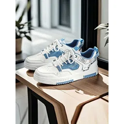 Layasa Men Colourblocked Sneakers