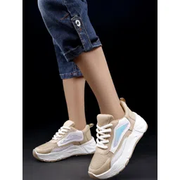 TR Women Trekking Sports Shoes