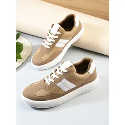 The Roadster Lifestyle Co. Men Lightweight Colourblocked Lace-Ups Sneakers