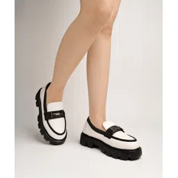 Smart Casual Front Buckle Detailed Loafers For Women & Girls Loafers For Women