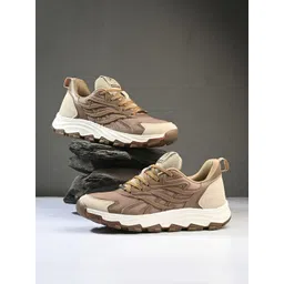 OFF LIMITS ONYX Men Colourblocked Round Toe Sneakers