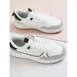 max Men Colourblocked Sneakers