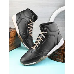 The Roadster Lifestyle Co Comfrotable Anti Skid Outsole Sneakers