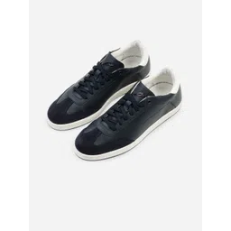 ZEESH Men Colourblocked Leather Sneakers