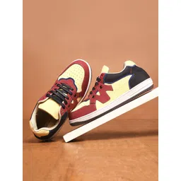 CLOG LONDON Men Colourblocked Sneakers