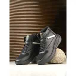 The Roadster Lifestyle Co Men Colourblocked Running Shoes