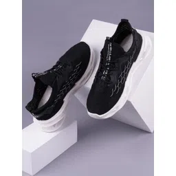 RapidBox Men Woven Design Sneakers