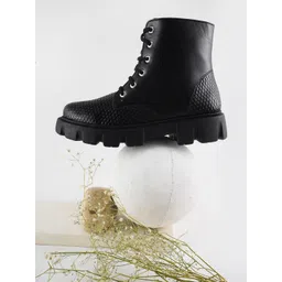 Try Me Women Textured Platform-Heeled Chunky Boots