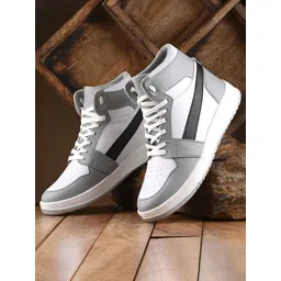 AMICO Men Colourblocked Lace-Ups Sneakers