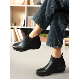 Carlton London Women Synthetic Chelsea Boots