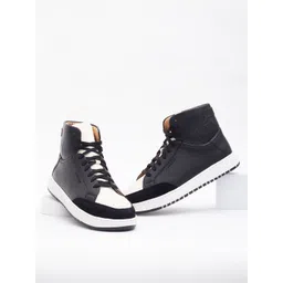Big Fox Men Black Colourblocked Sneakers