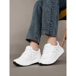 XE Looks Women Textured Round Toe Memory Foam Lightweight Sneakers
