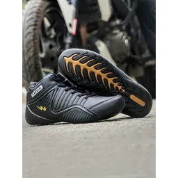 Campus Men Black Running Shoes