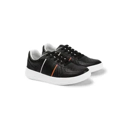 X XIOTA Men Textured Leather Sneakers