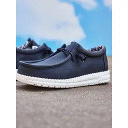 HEYDUDE Men Wally Stretch Canvas Slip-On Stretch Lace Sneakers