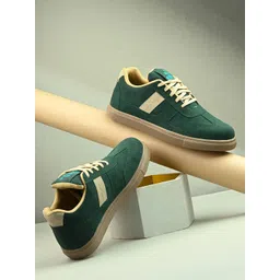 Corsac Men Colourblocked Sneakers