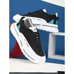 AMICO Men Colourblocked Sneakers