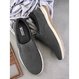 HERE&NOW Men Slip-On Sneakers