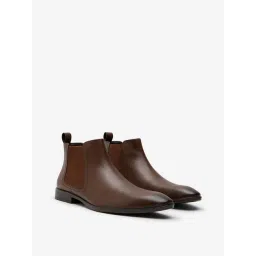 SOLEPLAY by Westside Brown Solid Chelsea Boots