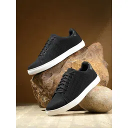 Mast & Harbour Men Perforations Sneakers