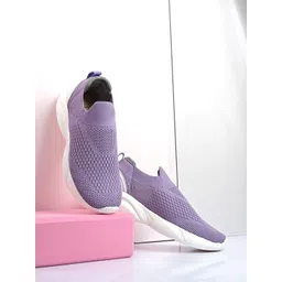 HRX by Hrithik Roshan Women Mesh Walking Non-Marking Shoes