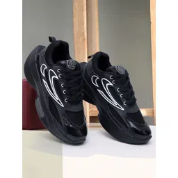 WHITE WALKERS Ultrasoft Sports Men Mesh Round Toe Sneakers