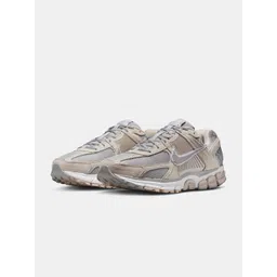 Nike Zoom Vomero 5 Men Suede Lace-Ups Sneakers