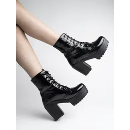 Smart Casual |Trendy|Comfy|Stylish Boots For Girls Boots For Women