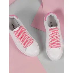 Metro Women's White & Pink Sneakers