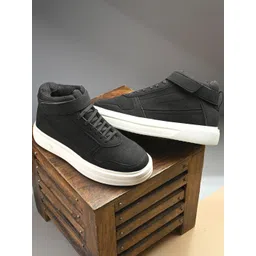 Roadster Men Black Round Toe Comfort Insole Lace-Ups Solid Casual Shoes