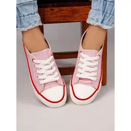 Roadster Women Casual Sneakers