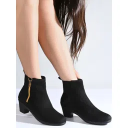 Roadster Women Black Solid High-Top Round Toe Zip Boots