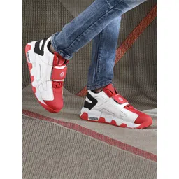 ARIVO Men Colourblocked Sneakers