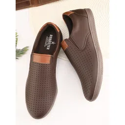 The Roadster Lifestyle Co Men Casual Slip-On Sneakers
