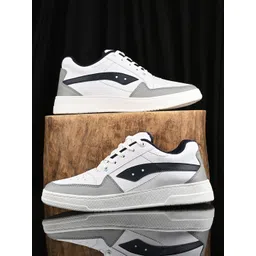 glitchez Men Colourblocked PU Sneakers