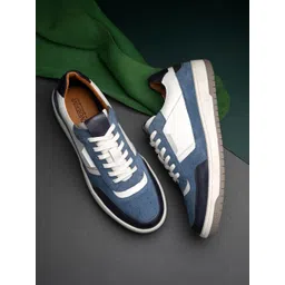 Overdrive Men Colourblocked Suede Sneakers