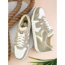 The Roadster Lifestyle Co Men Colourblocked Casual Sneakers