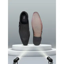 EZOK Men Woven Design Leather Slip-On Sneakers